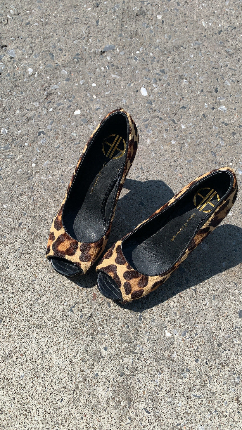 Pre-loved House of Harlow 1960 Leopard Print Pony Hair Peep-Toe Shoes